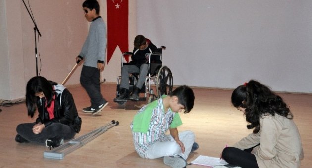 Öğrencilerden Anlamlı Klip