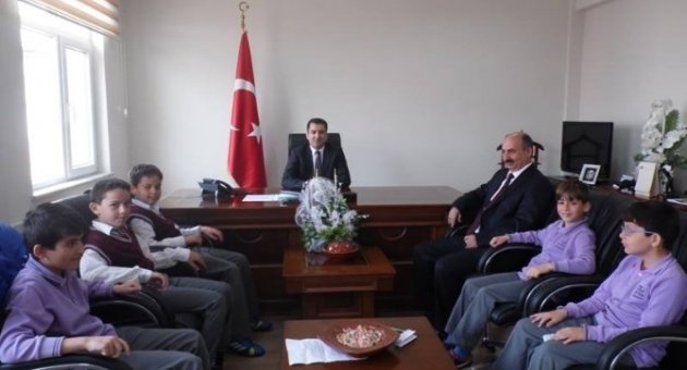 Öğrencilerden Kaymakam Kakillioğlu’na Ziyaret