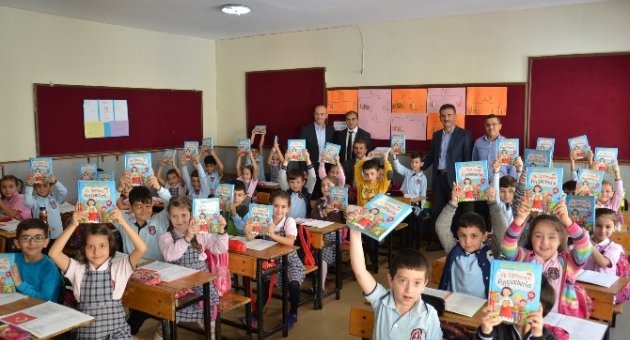 Öğrencilere Okuma Yazma Öğrenim Seti Ve Kitap