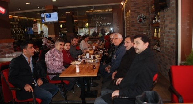 Öğrencilere Uygulamalı Doğal Beslenme Dersi