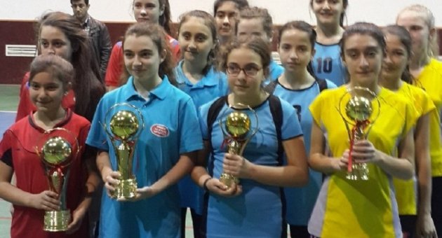 Öğretmen Işıl İpek Ortaokulu Gönen’in Gururu Oldu