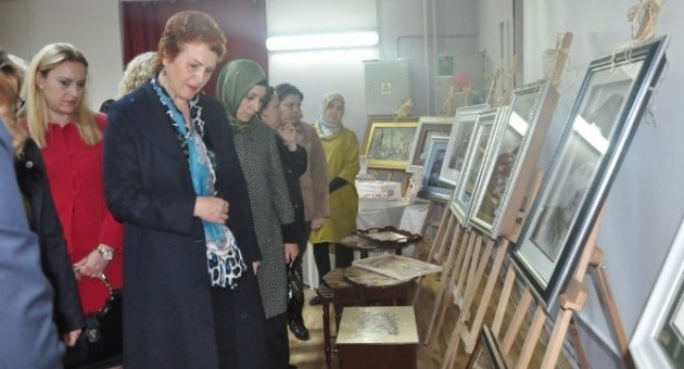 Öğretmenlerden Dekoratif El Sanatları Sergisi
