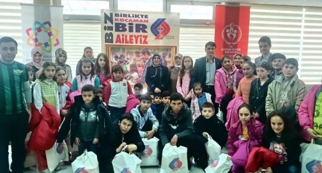 Öksüz Ve Yetim Çocuklar Sevindirildi