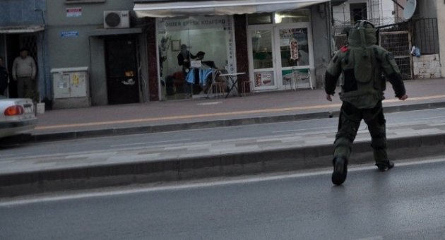 Okul Önünde Şüpheli Çanta Paniği