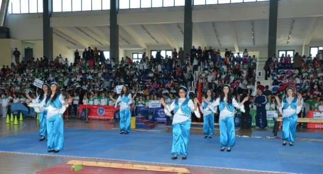 Okul Sporları Karacabey’i Şenlendirdi