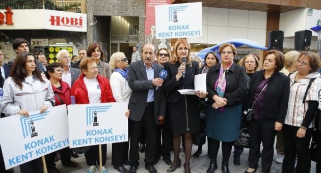 Onlarca Kadın Şiddete Karşı Birleşti