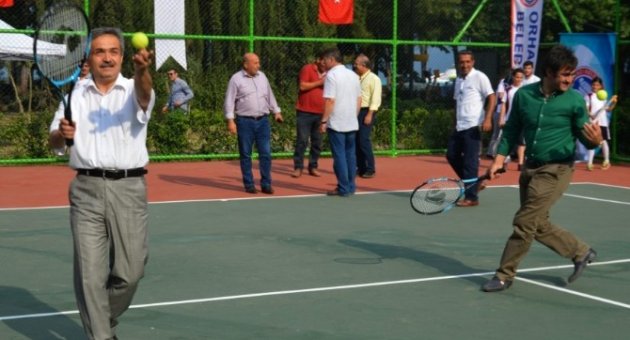 Orhangazi’ye Uluslararası Normlarda Tenis Kortu