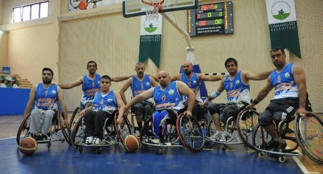 Osmangazi Belediyespor Tekerlekli Sandalye Basketbol Takımı Engel Tanımıyor