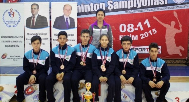 Osmangazi’li Badmintoncular Milli Takımda