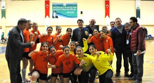 Osmangazili Bayanlar ’süper’ Ligde