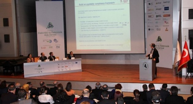Osmangazi’ye ‘e-atık Kahramanı Ödülü’