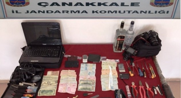 Oto Fareleri Kıskıvrak Yakalandı