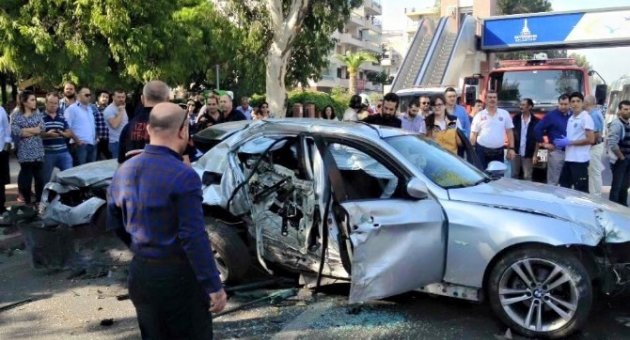 Otomobil Karşı Şeride Geçti: 2 Yaralı