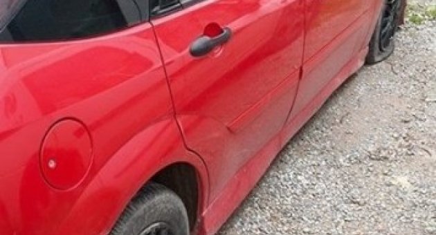 Otomobil Lastiklerini Kesip, Kaçtılar