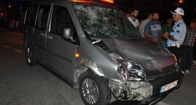 Otomobil Motosiklete Çarptı: 2 Yaralı