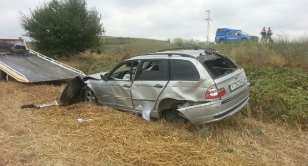 Otomobil Tarlaya Uçtu: 1 Yaralı
