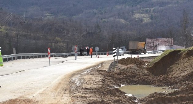 Oylat Yolu İkiye Bölündü