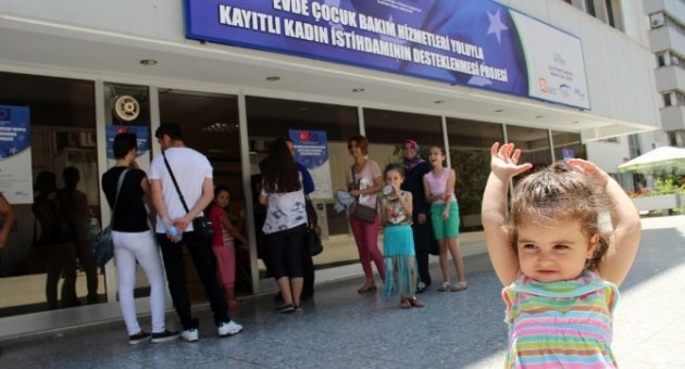 (özel) Annelerin Yüzü Güldü, Evde Çocuk Bakımı Başladı
