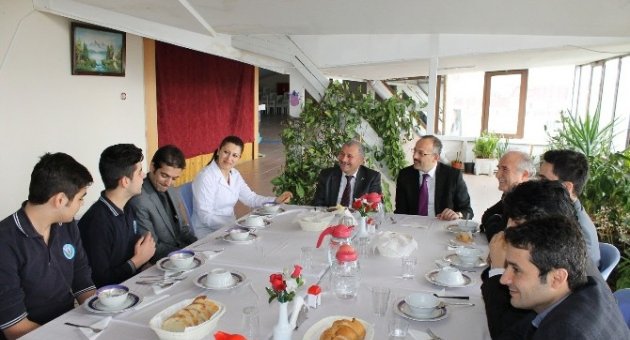 Özel Asiye Coşkun Okulları Başkanları Ağırladı
