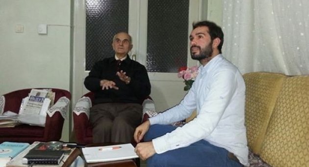 (özel Haber) 90 Yaşında İngilizce Dersi Veriyor