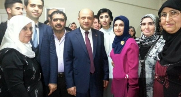 (özel Haber) Bakan Işık Tekirdağ’da Nişan Yüzüğü Taktı