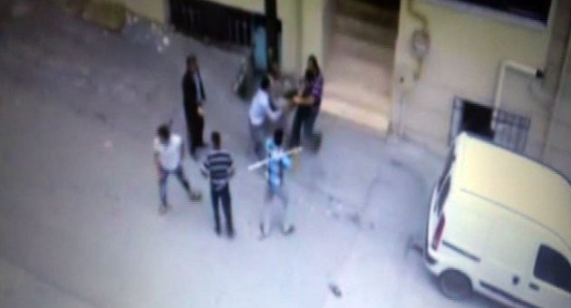 (özel Haber) Bursa’da 2 Kişinin Bıçaklandığı Kavga Kamerada