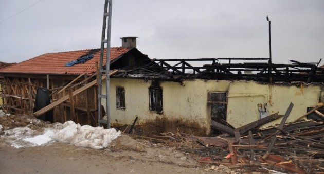 (özel Haber) Dünyanın En Eski Kerpiç Evi Büyük Tehlike Atlattı