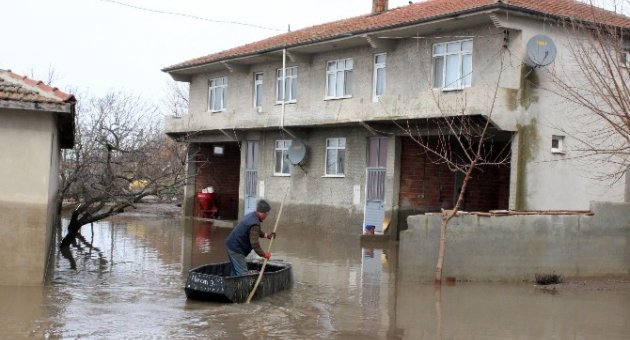 (özel Haber) Evlerine Kayıkla Girip Çıkıyorlar