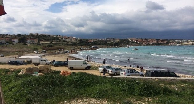 (özel Haber) Fırtına Balık Çiftliğini Vurdu, Vatandaş Bayram Etti