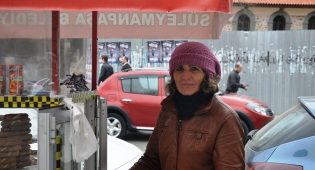 (özel Haber) Kocasını Kaybettikten Sonra Geçimini Simit Satarak Sağlıyor
