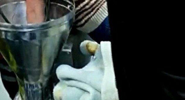 (özel Haber) Kolunu Hamur Makinesine Kaptırdı