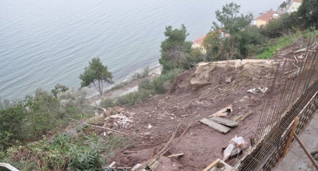 (özel Haber) Lüks Villalarda Tehlikeli Heyelan