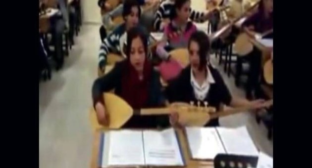 (özel Haber) Minik Öğrencilerden Kardeşlik Türküsü