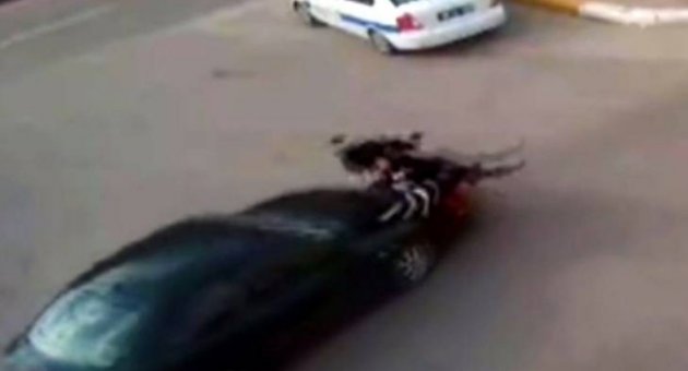 (özel Haber) Otobüsün Altında Kalmaktan Son Anda Kurtuldu