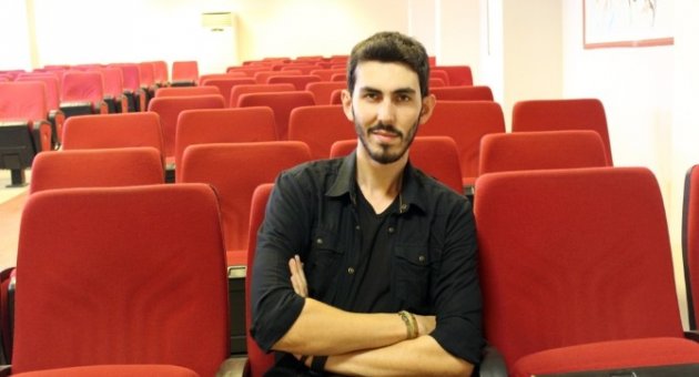 (özel Haber) Oyunculuk Aşkıyla Sokağında Yattığı Şehire Gidiyor