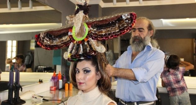 (özel Haber) Saç Ve Makyajla Işid’e Savaş Açtı