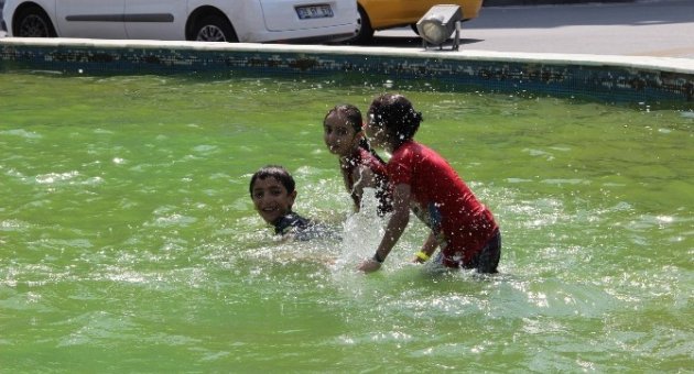 (özel Haber) Savaşın Çocuklarından Tehlikeli Oyun