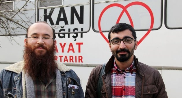 (özel Haber) Uludağ Üniversitesi Öğrencilerinden Acil Kan Platformu