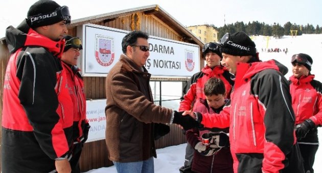 (özel Haber) Uludağ’da Donmak Üzereyken Bulunan Turistler Kurtarıldı
