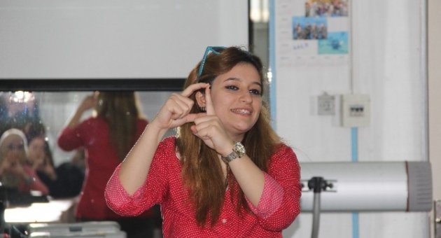 (özel Haber) Üniversite Öğrencilerine Ücretsiz İşaret Dili Eğitimi