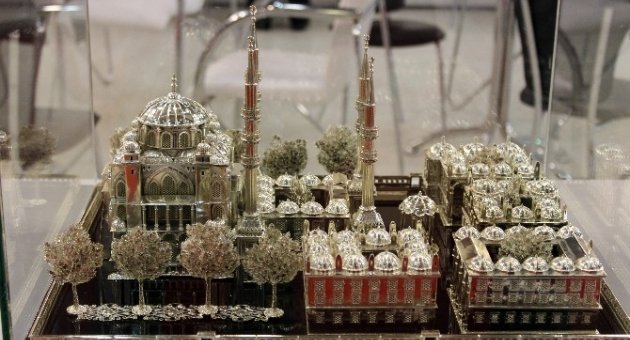 (özel Haber) Ustalık Ölünce Gümüşten Süleymaniye Camii Yaptı