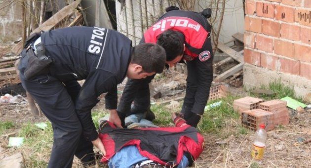 (özel Haber) Uyuşturucu Kullanan Gencin İçler Acısı Hali
