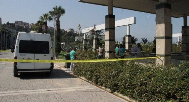 (özel) İzmir’de Metro İstasyonunu Boşalttıran Sır Cep Telefonu