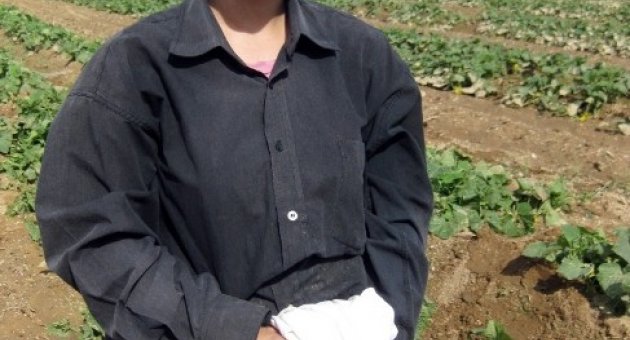 (özel) Tarlada Çalışan Üniversite Mezunu Kızın ’torpil’ İsyanı