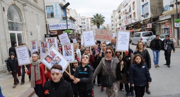 Özgecan İçin 7 Gündür Aynı Yer Ve Saatte Toplandılar