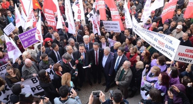 Pekünlü Davasında Chp Protestosu