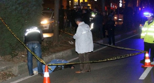 Polis Ekibin Çarptığı Adam Hayatını Kaybetti