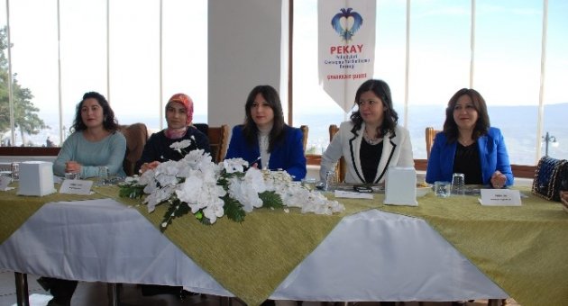 Polis Eşleri Kaynaşma Yemeğinde Buluştu