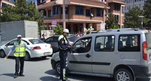 Polis’ten Trafik Haftası Mesaisi