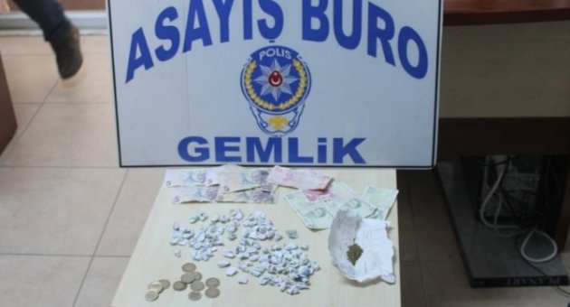 Polisten Uyuşturucuya Suçüstü